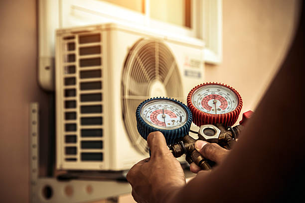 Professional Hvac technician working in Bloomington, CA
